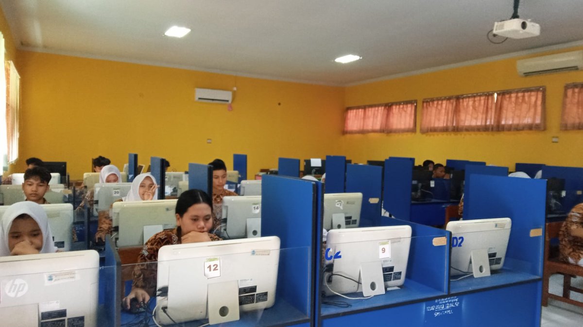 Berjalan Lancar dan Tertib, SMAN 1 Karangmojo Gelar Pelaksanaan Ujian TKA Tahun 2026